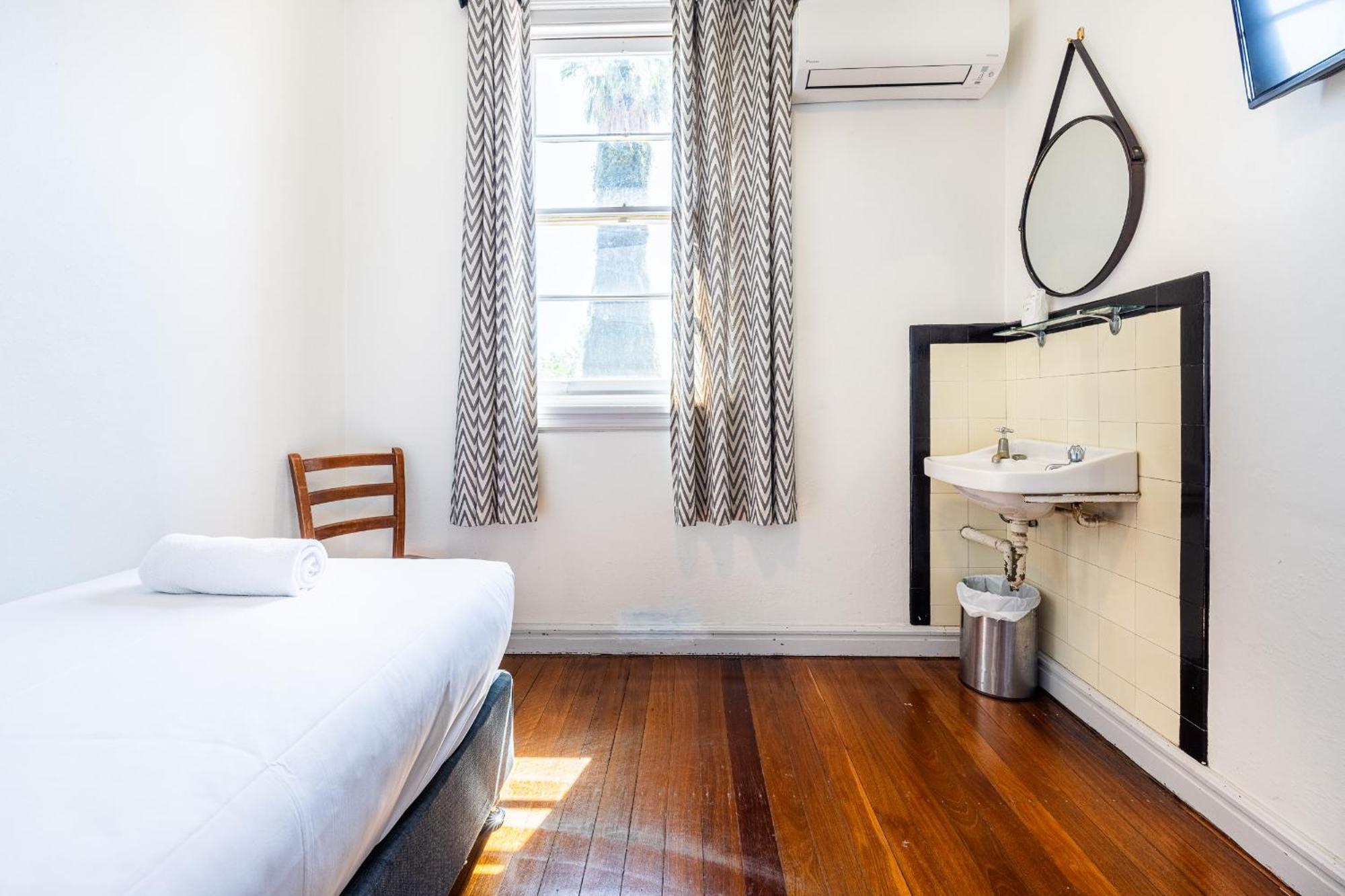 Hotel The 4*